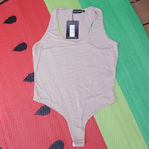 3/$28 SALE PRETTYLITTLETHING BASIC RACER BACK BODYSUIT - Size 10 - Picture 4 of 9